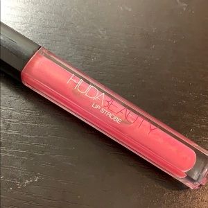 Huda beauty lip strobe in snobby